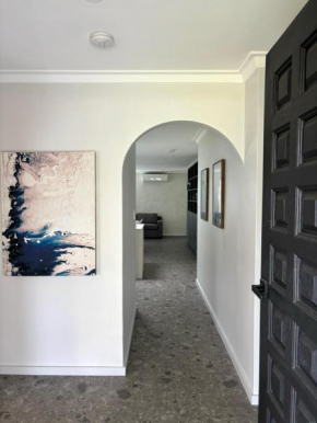Versatile summer beach house or cosy winter retreat!, Mandurah
